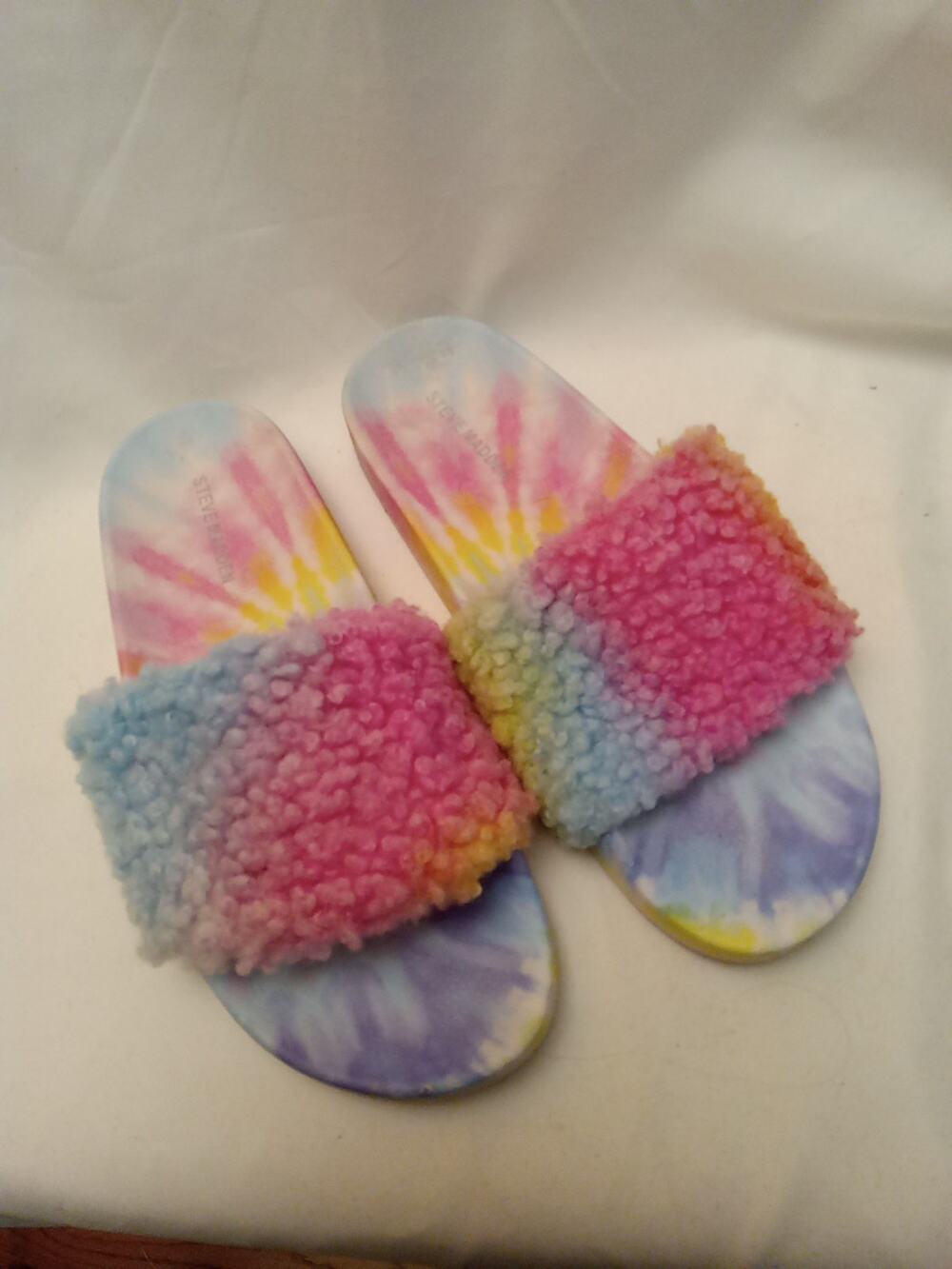 Steve Madden Women's Size 8 Shear Faux Fur Tie Dye Slippers